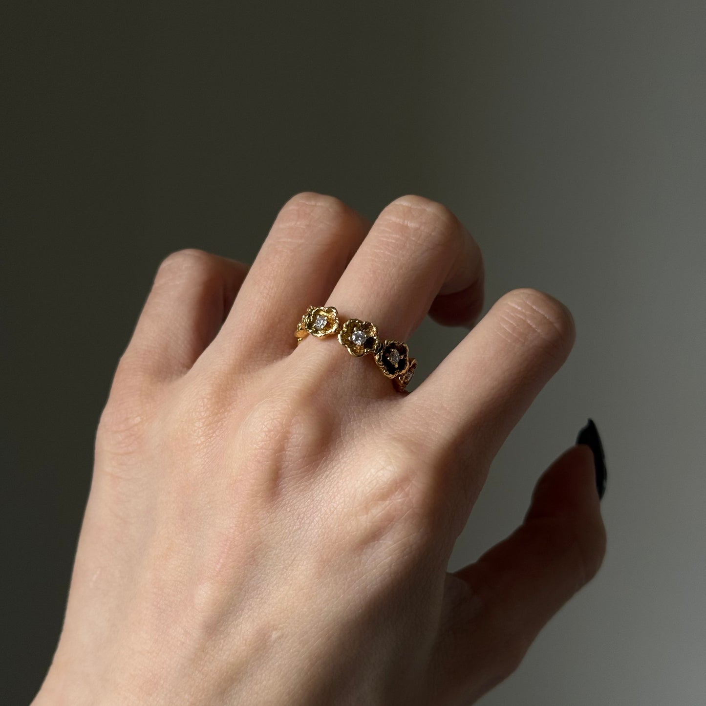Vintage 18k Diamond Floral Band