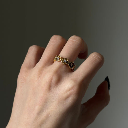 Vintage 18k Diamond Floral Band