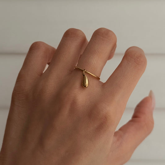 Vintage Tiffany & Co. 18k Elsa Peretti Teardrop Ring