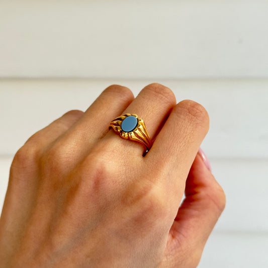 Vintage 18k Sardonyx Signet Ring