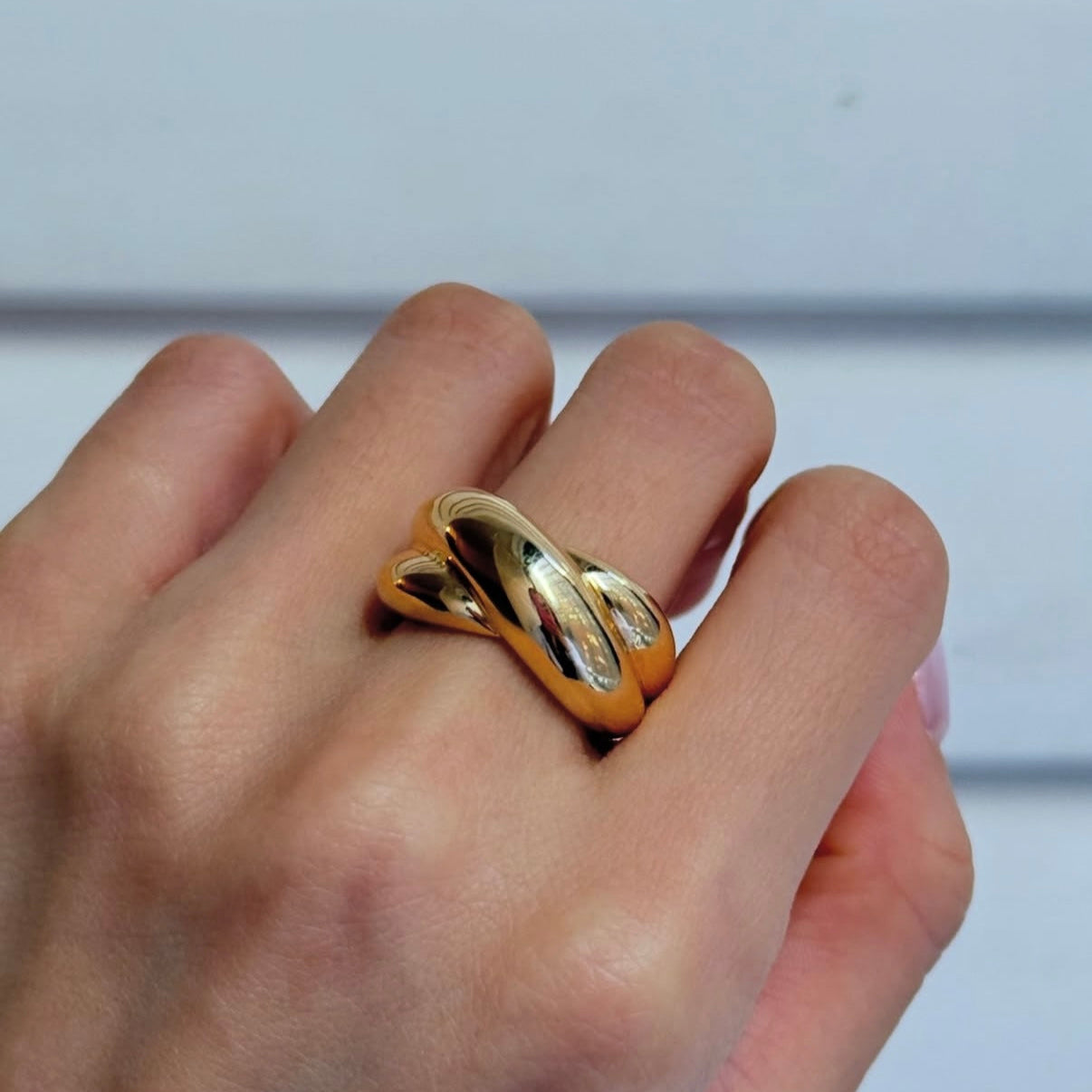 Vintage 1992 Cartier 18k Colisee Ring