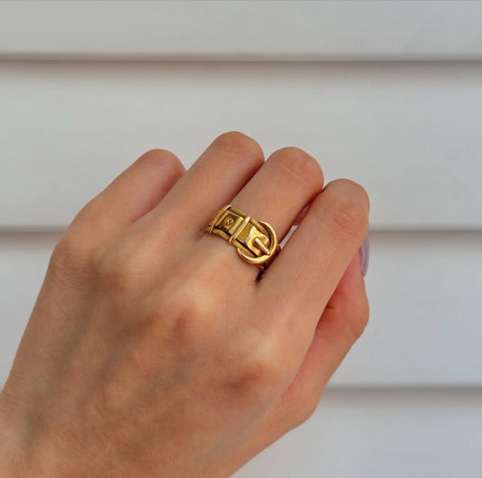 Antique 1890 18k English Buckle Ring